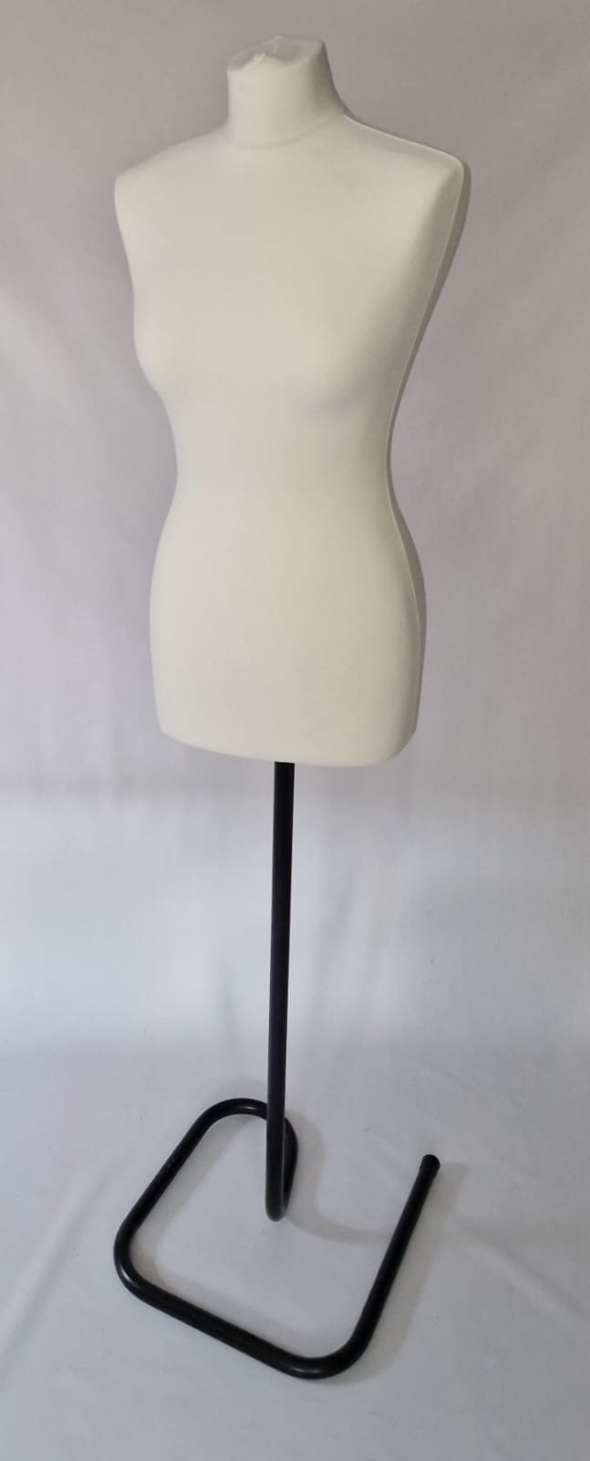 Manekin damski biały - rozm. 36/38 - noga typu "ślimak" czarna. - obrazek 7