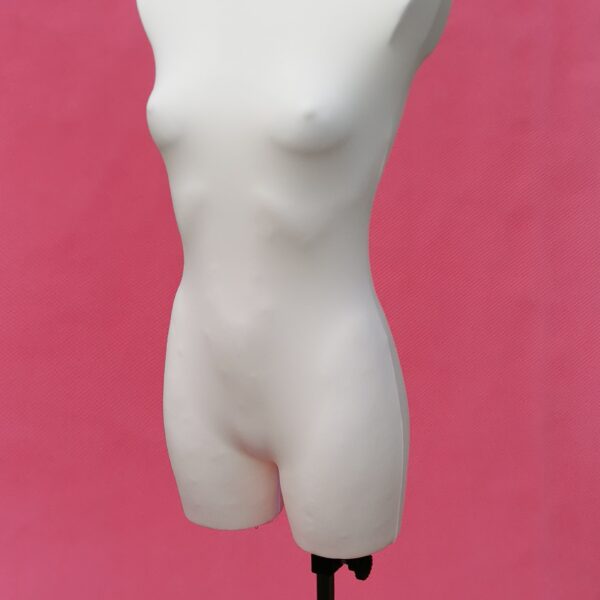 Manekin damski długi kremowy - rozm. 34/36 - noga składana.